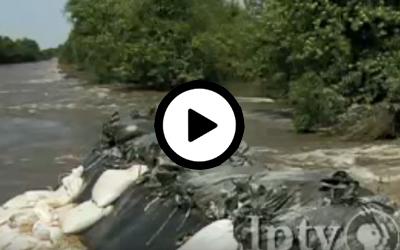 Video about the impact of the 2008 flooding had on Midwestern farmland and Iowa farmers.