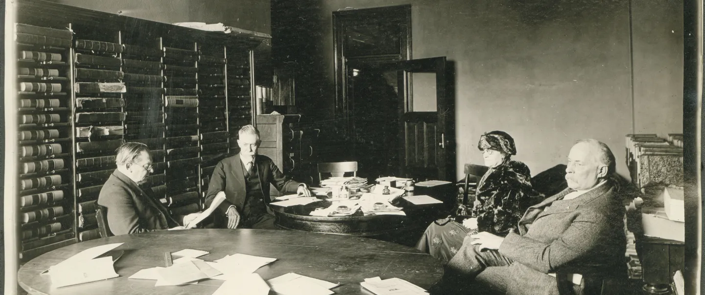 Editorial staff for the Annals of Iowa (left to right): Edgar R. Harlan, D.C. Mott, Hanford MacNider, and Professor L.H. Pammel. Des Moines, Iowa. ca1920. 
