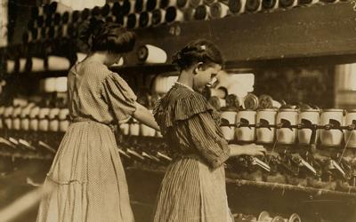 Young Girls at Spoolers at Lincoln Cotton Mill in Evansville, Indiana, October 1908