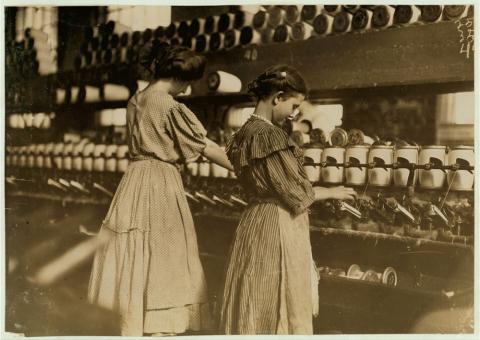 Young Girls at Spoolers at Lincoln Cotton Mill in Evansville, Indiana, October 1908