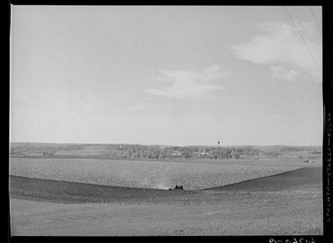 This photo from 1940 shows the landscape of Monona, Iowa, which is located on the western side of the state.