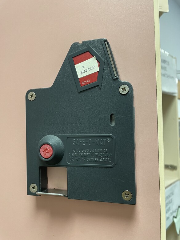 Quarter slot for the lockers